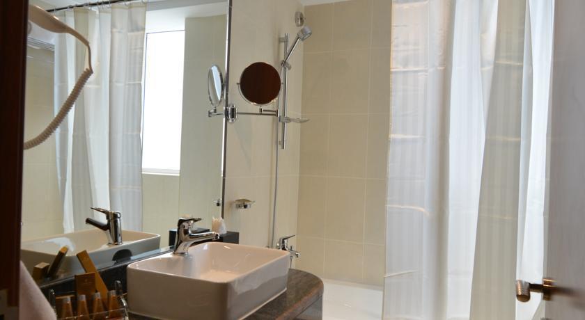 Hotel V 4*